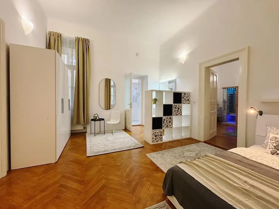 New! Mucha 3Bdr Flat In Heart Of The City Center Praag