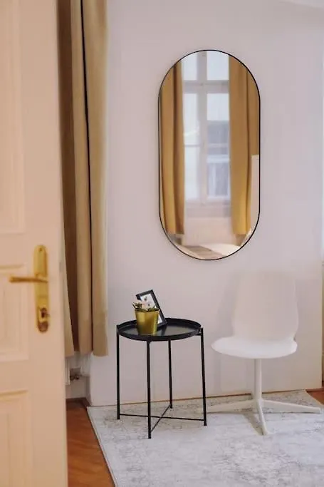 New! Mucha 3Bdr Flat In Heart Of The City Center Prague 0*,