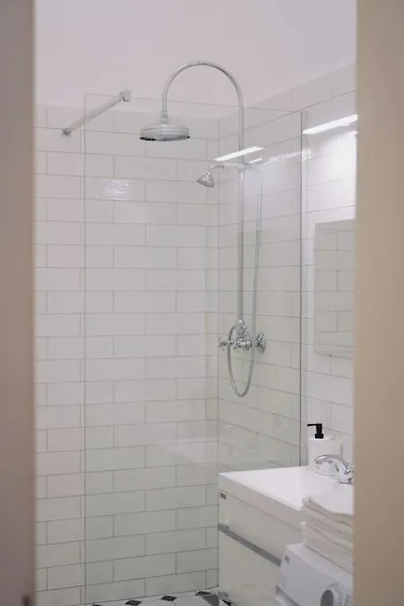 New! Mucha 3Bdr Flat In Heart Of The City Center Prag Lägenhet