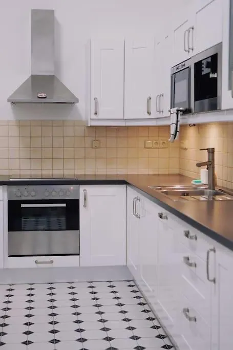 Lägenhet New! Mucha 3Bdr Flat In Heart Of The City Center Prag