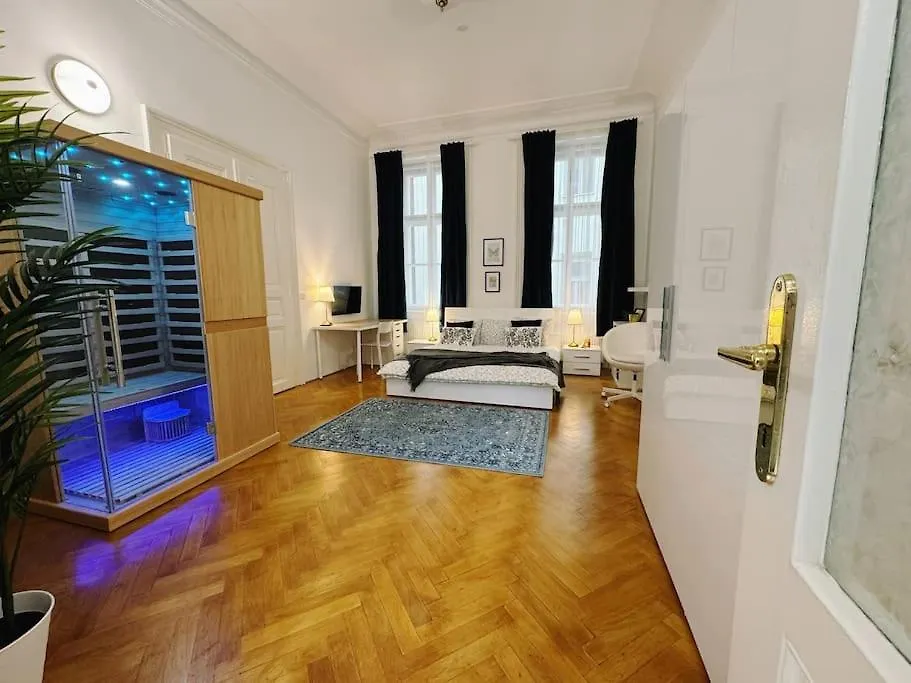 Lägenhet New! Mucha 3Bdr Flat In Heart Of The City Center Prag Tjeckien